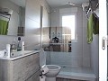 Villa moderna de 3 dormitorios a pie de la ciudad con casas de huéspedes in Daft on Spain 