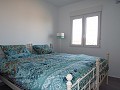 Villa moderna de 3 dormitorios a pie de la ciudad con casas de huéspedes in Daft on Spain 