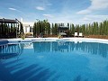 Villa moderna de 3 dormitorios a pie de la ciudad con casas de huéspedes in Daft on Spain 