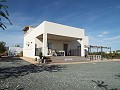 Villa moderna de 3 dormitorios a pie de la ciudad con casas de huéspedes in Daft on Spain 