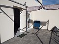 Villa moderna de 3 dormitorios a pie de la ciudad con casas de huéspedes in Daft on Spain 