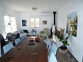 Villa moderna de 3 dormitorios a pie de la ciudad con casas de huéspedes in Daft on Spain 