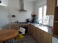 Villa moderna de 3 dormitorios a pie de la ciudad con casas de huéspedes in Daft on Spain 