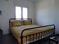 Villa moderna de 3 dormitorios a pie de la ciudad con casas de huéspedes in Daft on Spain 