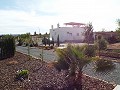 Villa moderna de 3 dormitorios a pie de la ciudad con casas de huéspedes in Daft on Spain 