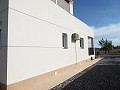 Villa moderna de 3 dormitorios a pie de la ciudad con casas de huéspedes in Daft on Spain 