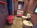 Atemberaubende 5-Bett-Villa mit Pool in Daft on Spain 