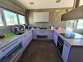 Atemberaubende 5-Bett-Villa mit Pool in Daft on Spain 