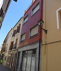 Groot herenhuis met commerciële ruimte in Daft on Spain 