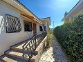 Villa in der Stadt Salinas auf einem städtischen Grundstück von 582 m2 in Daft on Spain 