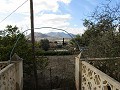 Villa de 4 dormitorios con potencial para casa adicional o apartamentos separados in Daft on Spain 