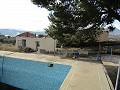 Villa de 4 dormitorios con potencial para casa adicional o apartamentos separados in Daft on Spain 