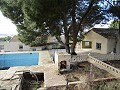Villa de 4 dormitorios con potencial para casa adicional o apartamentos separados in Daft on Spain 