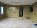 Villa de 4 dormitorios con potencial para casa adicional o apartamentos separados in Daft on Spain 