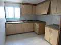 Villa de 4 dormitorios con potencial para casa adicional o apartamentos separados in Daft on Spain 