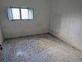 Villa de 4 dormitorios con potencial para casa adicional o apartamentos separados in Daft on Spain 