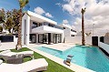 Elegante villa de 3 dormitorios y 4 baños con piscina privada, a 750 m de la playa in Daft on Spain 