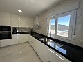 Luxuriöse neue Villa mit Pool und Grundstück in Daft on Spain 
