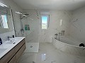 Luxuriöse neue Villa mit Pool und Grundstück in Daft on Spain 