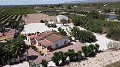 Zwei Immobilien auf einem Grundstück in Crevillente in Daft on Spain 