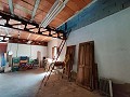 Zwei Immobilien auf einem Grundstück in Crevillente in Daft on Spain 