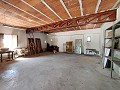 Zwei Immobilien auf einem Grundstück in Crevillente in Daft on Spain 