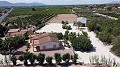 Zwei Immobilien auf einem Grundstück in Crevillente in Daft on Spain 