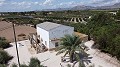 Zwei Immobilien auf einem Grundstück in Crevillente in Daft on Spain 