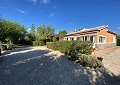 Hermosa y espaciosa villa de 2 dormitorios en Salinas con piscina privada in Daft on Spain 