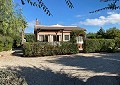 Hermosa y espaciosa villa de 2 dormitorios en Salinas con piscina privada in Daft on Spain 