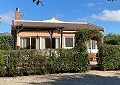 Hermosa y espaciosa villa de 2 dormitorios en Salinas con piscina privada in Daft on Spain 