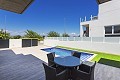 Villa moderna de 3 dormitorios con piscina y estacionamiento in Daft on Spain 