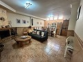 Immense villa à Petrer avec 4 étages in Daft on Spain 