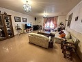 Immense villa à Petrer avec 4 étages in Daft on Spain 