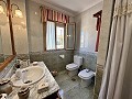 Immense villa à Petrer avec 4 étages in Daft on Spain 