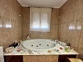 Immense villa à Petrer avec 4 étages in Daft on Spain 