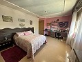 Immense villa à Petrer avec 4 étages in Daft on Spain 