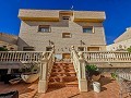 Immense villa à Petrer avec 4 étages in Daft on Spain 