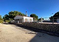 Villa met 3 slaapkamers en 1 badkamer op geweldige locatie met zwembad en gastenverblijf met 2 verdiepingen in Sax in Daft on Spain 