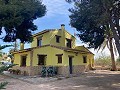 Villa con 3 Dormitorios y 2 Baños Paseo al pueblo en Novelda in Daft on Spain 