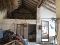 Groot herenhuis met binnenplaats en garage in Daft on Spain 