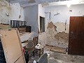 Groot herenhuis met binnenplaats en garage in Daft on Spain 