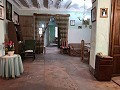 Groot herenhuis met binnenplaats en garage in Daft on Spain 