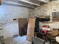 Groot herenhuis met binnenplaats en garage in Daft on Spain 