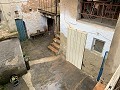 Groot herenhuis met binnenplaats en garage in Daft on Spain 