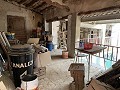 Groot herenhuis met binnenplaats en garage in Daft on Spain 