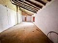 Geräumiges Landhaus mit 8 Zimmern zum Renovieren in Yecla in Daft on Spain 