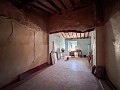 Geräumiges Landhaus mit 8 Zimmern zum Renovieren in Yecla in Daft on Spain 