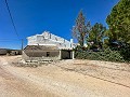 Geräumiges Landhaus mit 8 Zimmern zum Renovieren in Yecla in Daft on Spain 