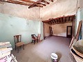 Geräumiges Landhaus mit 8 Zimmern zum Renovieren in Yecla in Daft on Spain 